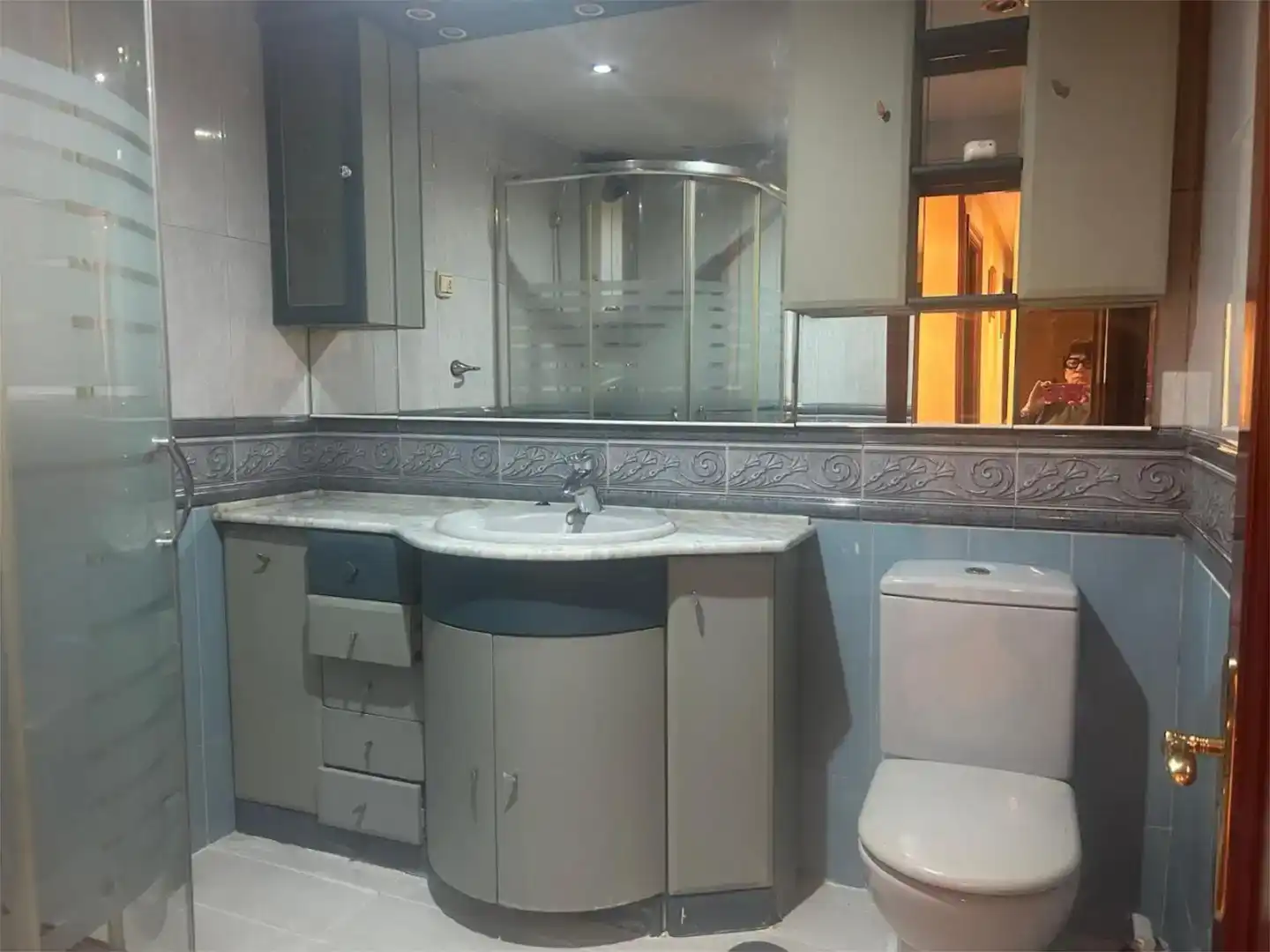 Bathroom of Flat for sale in Oviedo   with Balcony