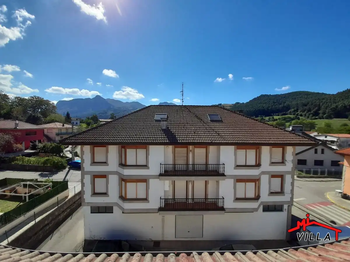 Vista exterior de Piso en venta en Ramales de la Victoria con Calefacción y Terraza