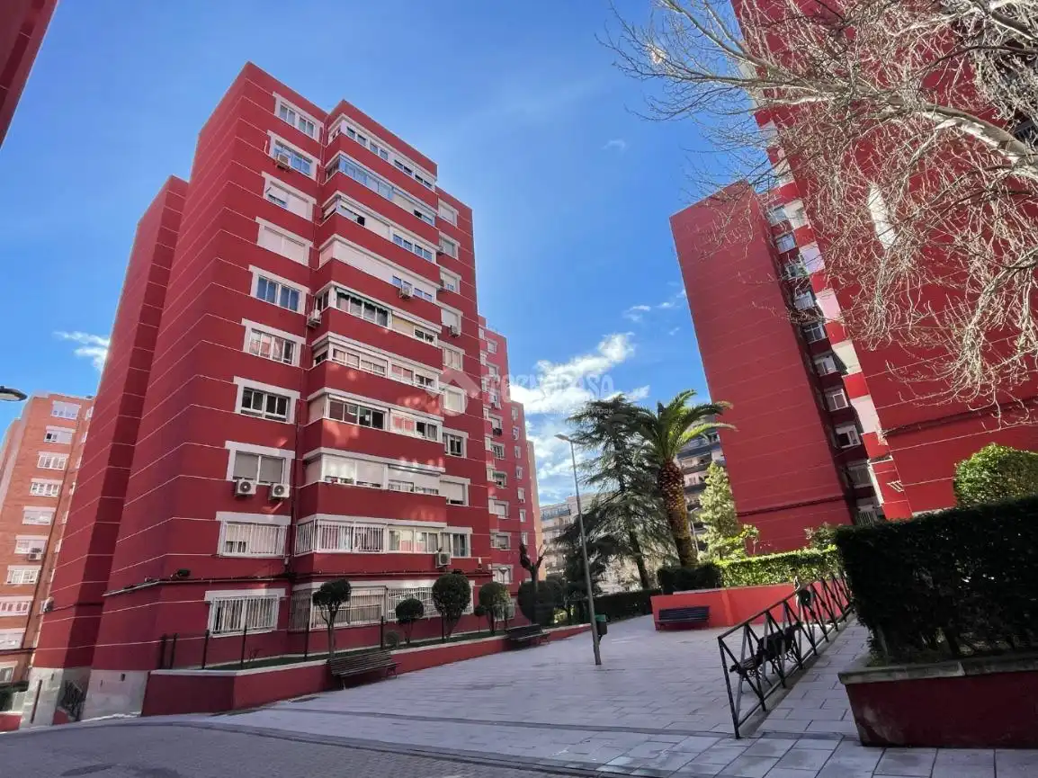 Exterior view of Flat for sale in Alcorcón  with Air Conditioner, Heating and Storage room
