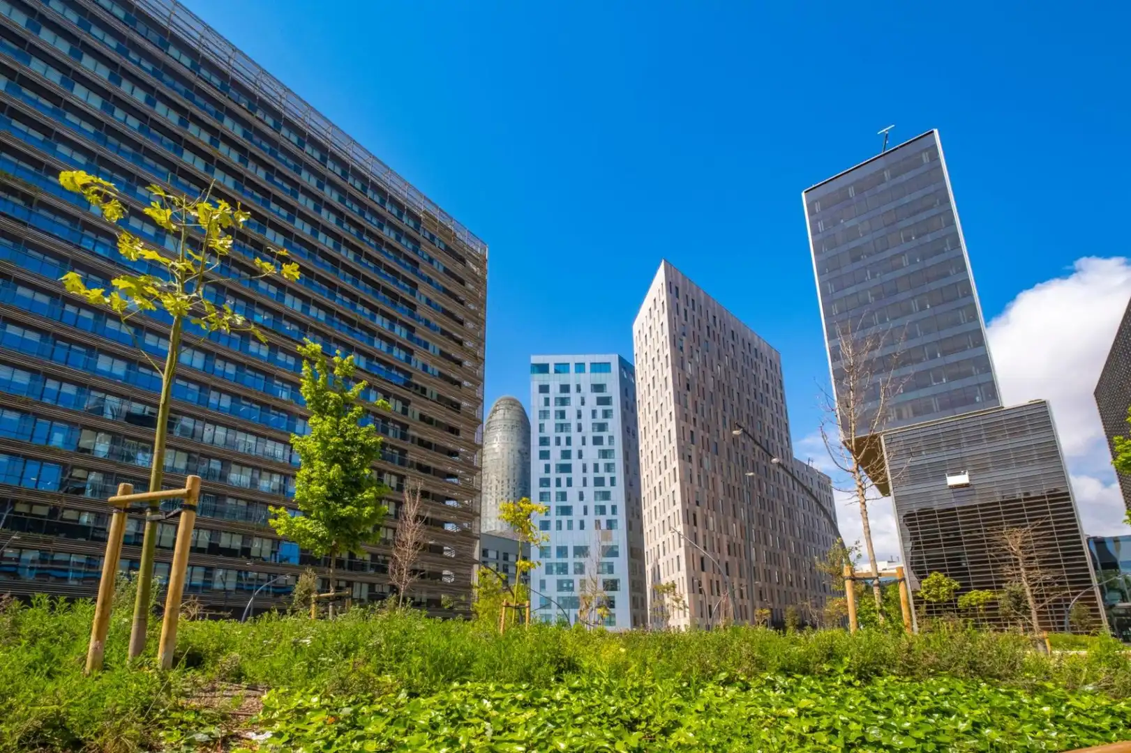 Exterior view of Commercial properties for rent in Barcelona  with Air Conditioner