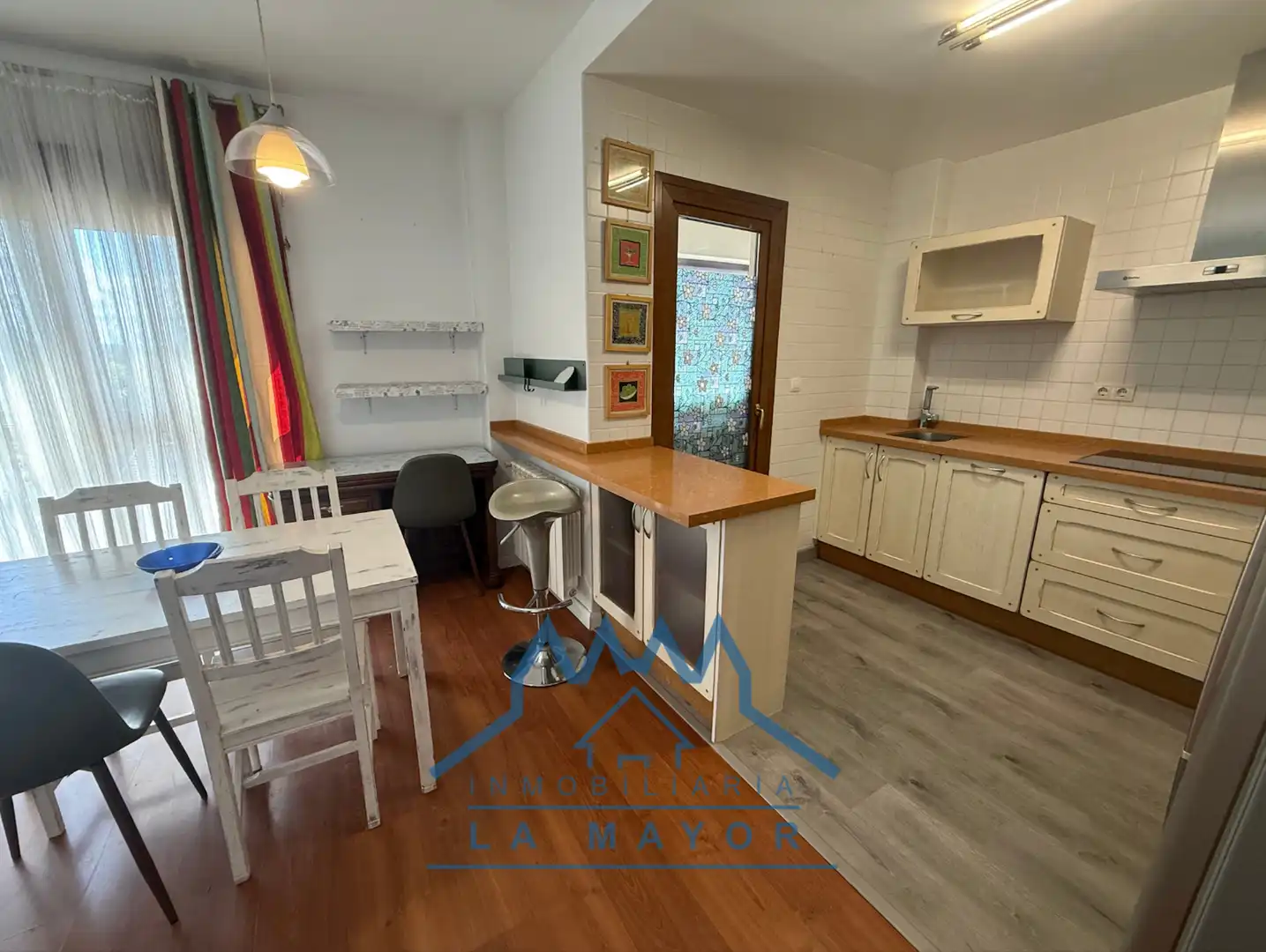 Cocina de Piso en venta en Ciudad Real con Parquet y Piscina comunitaria