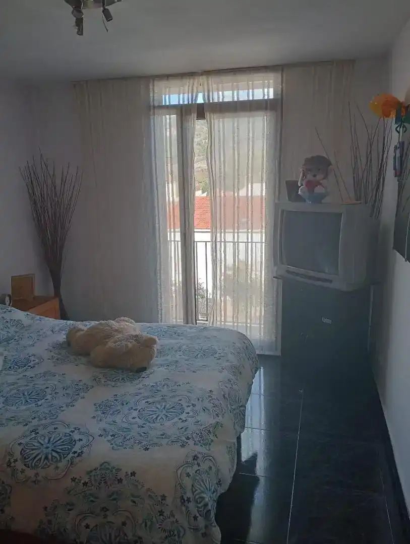 Habitación de Casa adosada en venta en Tragacete con Balcón