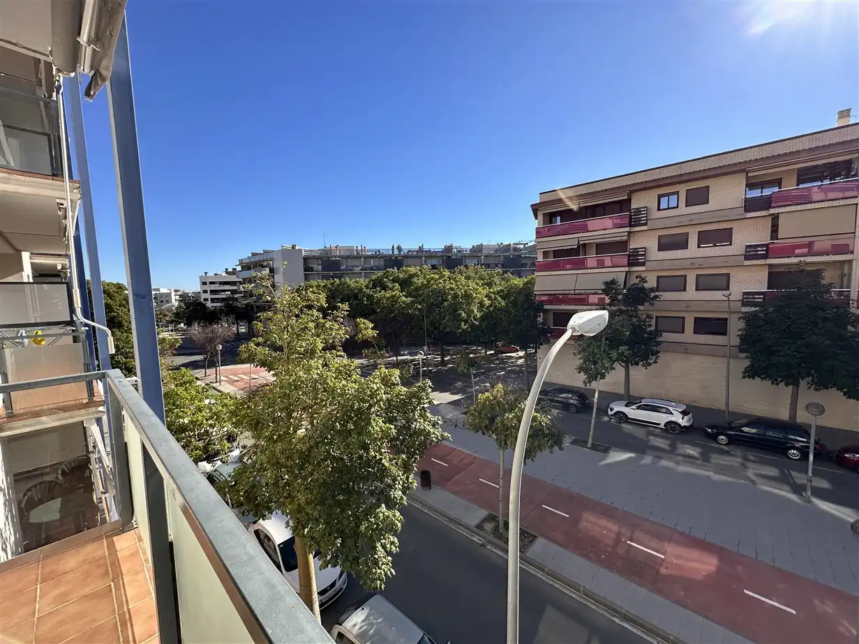 Apartamento de alquiler en Carrer Mestral, Port - Horta de Santa María
