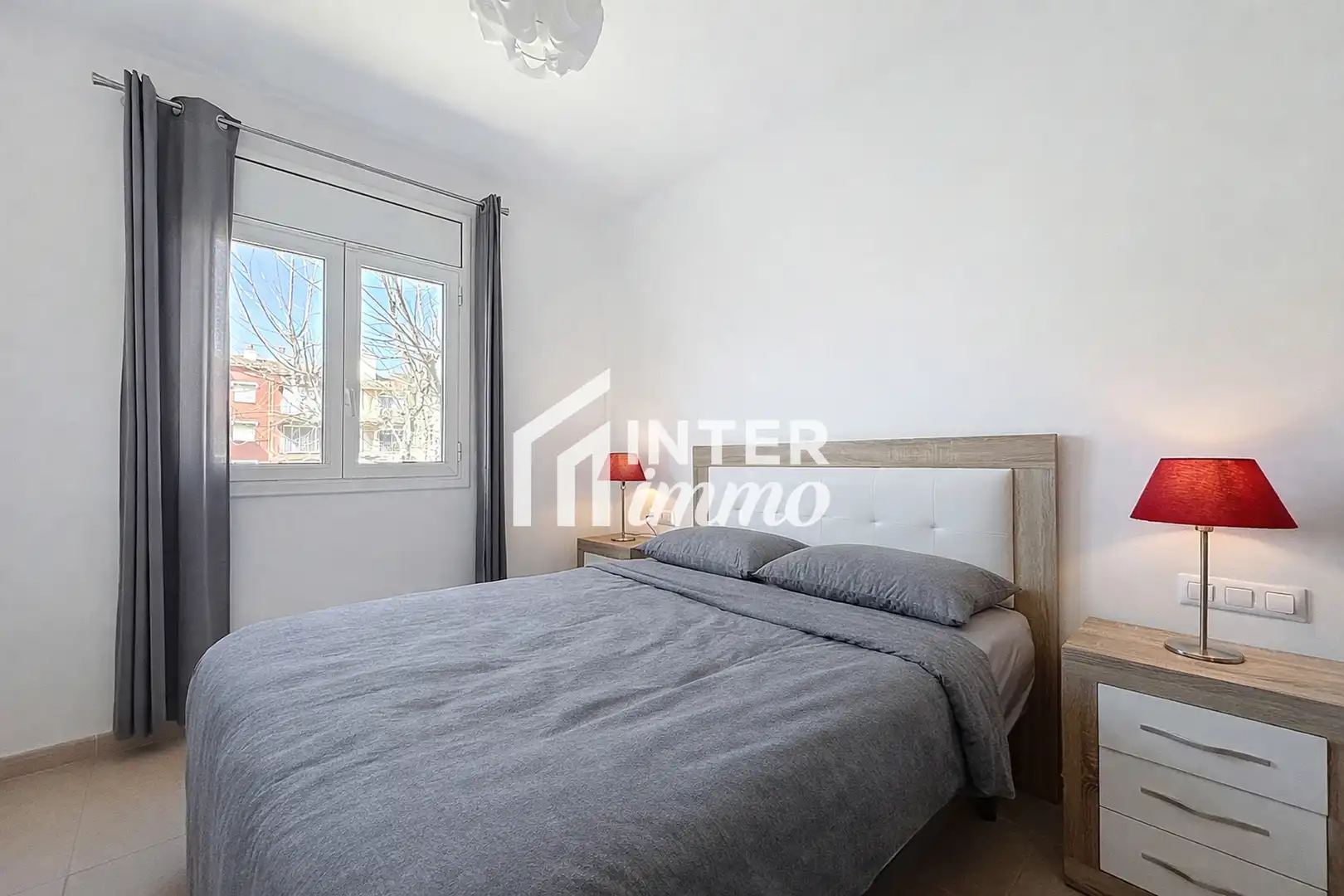 Habitación de Apartamento en venta en Empuriabrava con Aire acondicionado, Calefacción y Terraza