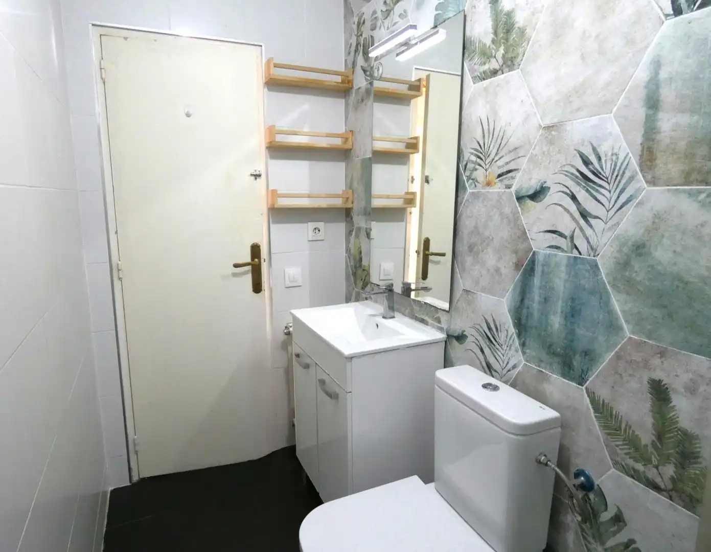 Baño de Ático en venta en Barcelona con Calefacción, Parquet y Terraza