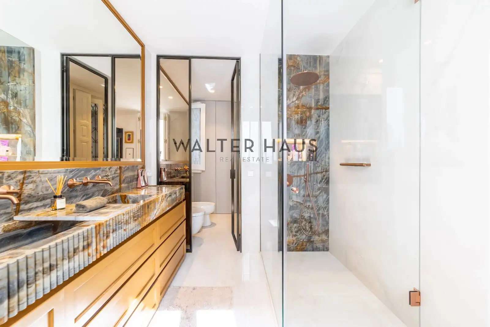 Bathroom of Flat for sale in Chamberí
