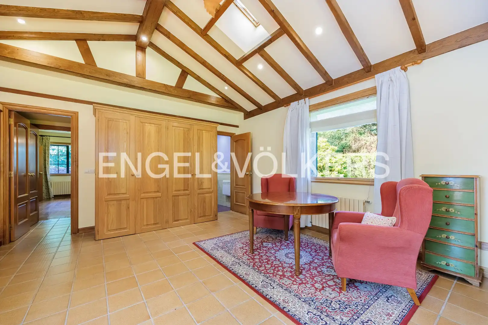 Sala d'estar de Casa o xalet en venda en Nigrán amb Calefacció, Jardí privat i Terrassa
