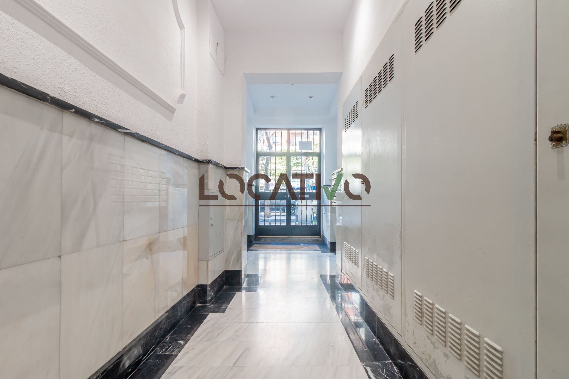 Flat for sale in  Madrid Capital  with Heating