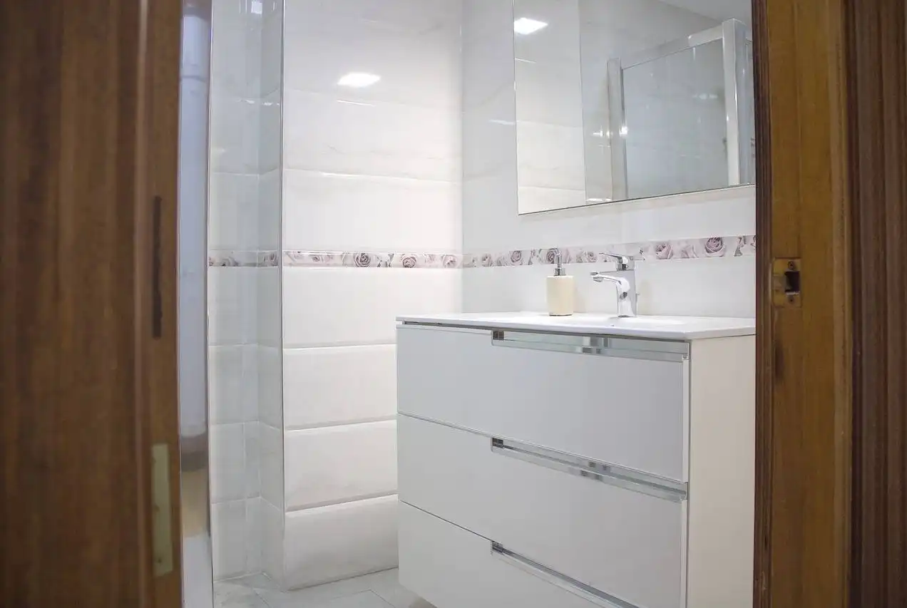 Badezimmer von Wohnung zur Miete in Las Palmas de Gran Canaria mit Terrasse und Abstellraum
