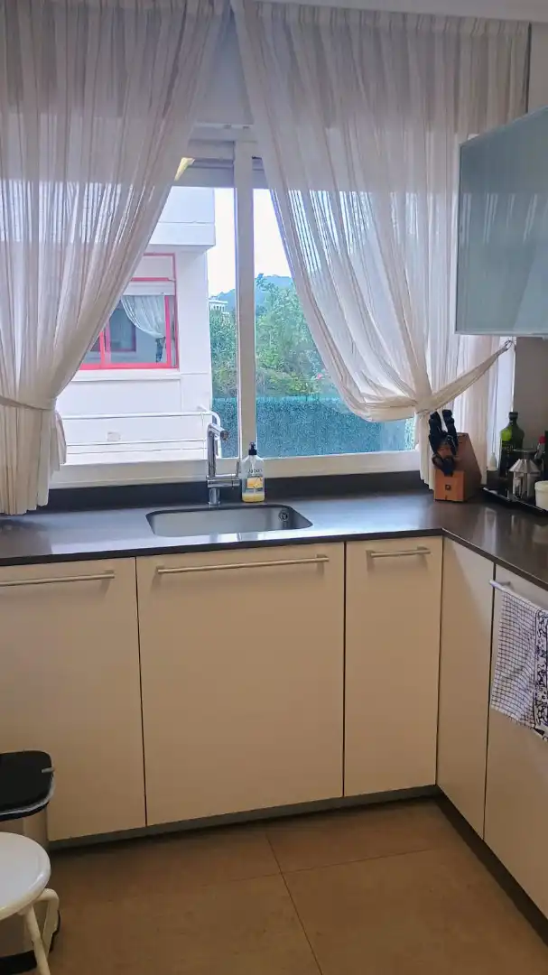 Cocina de Casa o chalet en venta en Laredo con Calefacción, Jardín privado y Terraza