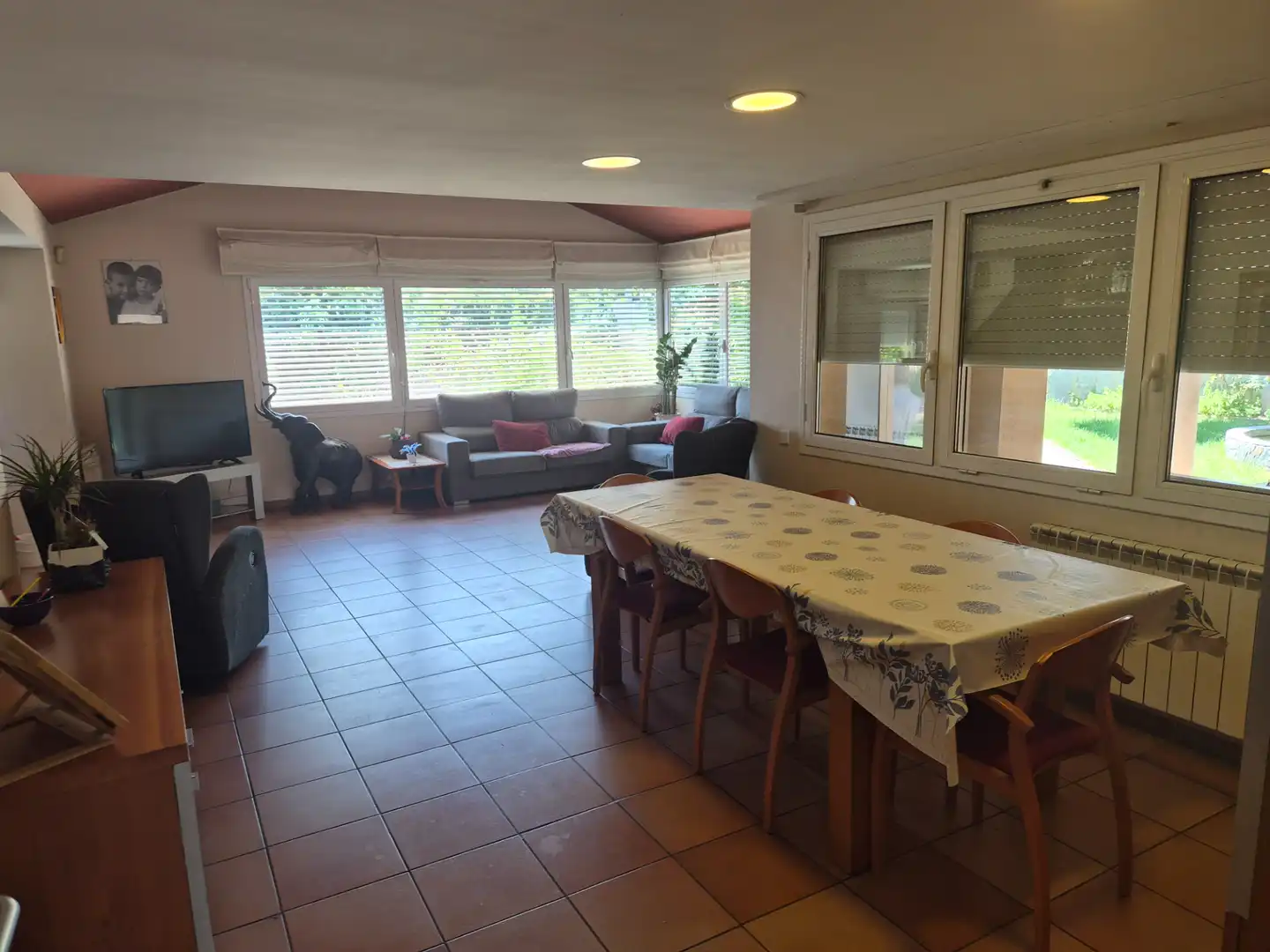 Menjador de Casa o xalet en venda en Rubí amb Aire condicionat, Calefacció i Jardí privat