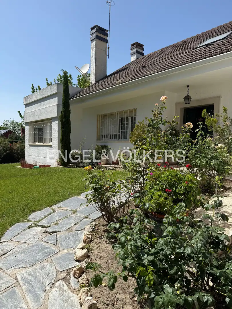 Vista exterior de Casa o chalet en venta en Villaviciosa de Odón con Calefacción, Jardín privado y Terraza