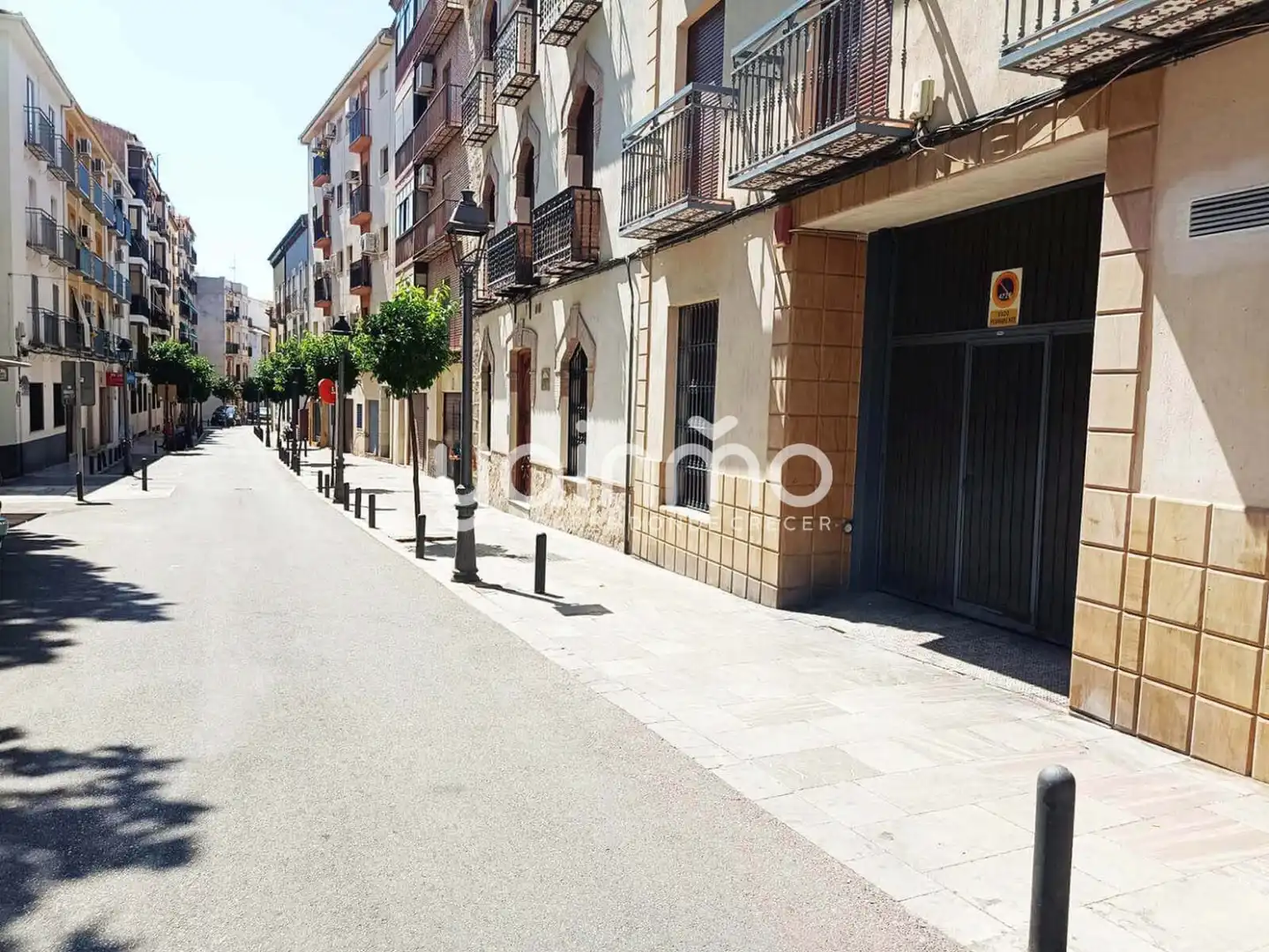 Vista exterior de Local en venda en Jaén