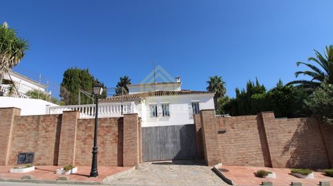 FANTÁSTICO CHALET DE 5 DORMITORIOS EN PUEBLO NUEVO DE GUADIARO CON GRAN PARCELA Y PISCINA, imatge 2