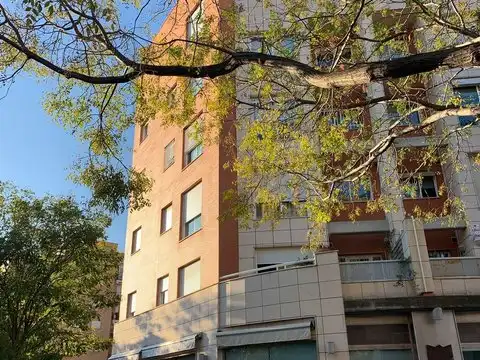 Flat with lift for sale in Calle Antonio Maura Montaner 49