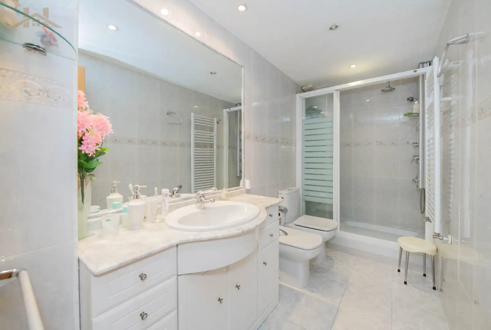 Bathroom of Flat for sale in Alcorcón  with Air Conditioner, Heating and Terrace
