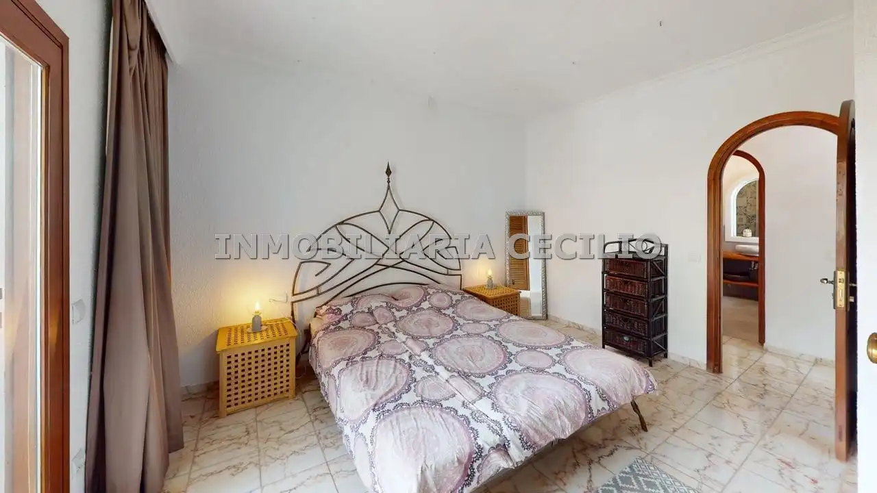 Habitación de Casa o chalet en venta en Santa Eulària des Riu con Calefacción, Jardín privado y Terraza