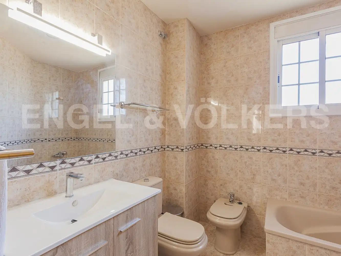 Bathroom of Attic for rent in Barcelona  with Heating, Parquet flooring and Terrace