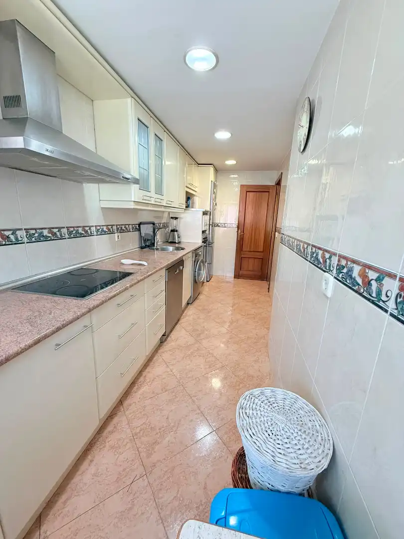 Kitchen of Flat for sale in Alcorcón  with Air Conditioner, Heating and Parquet flooring