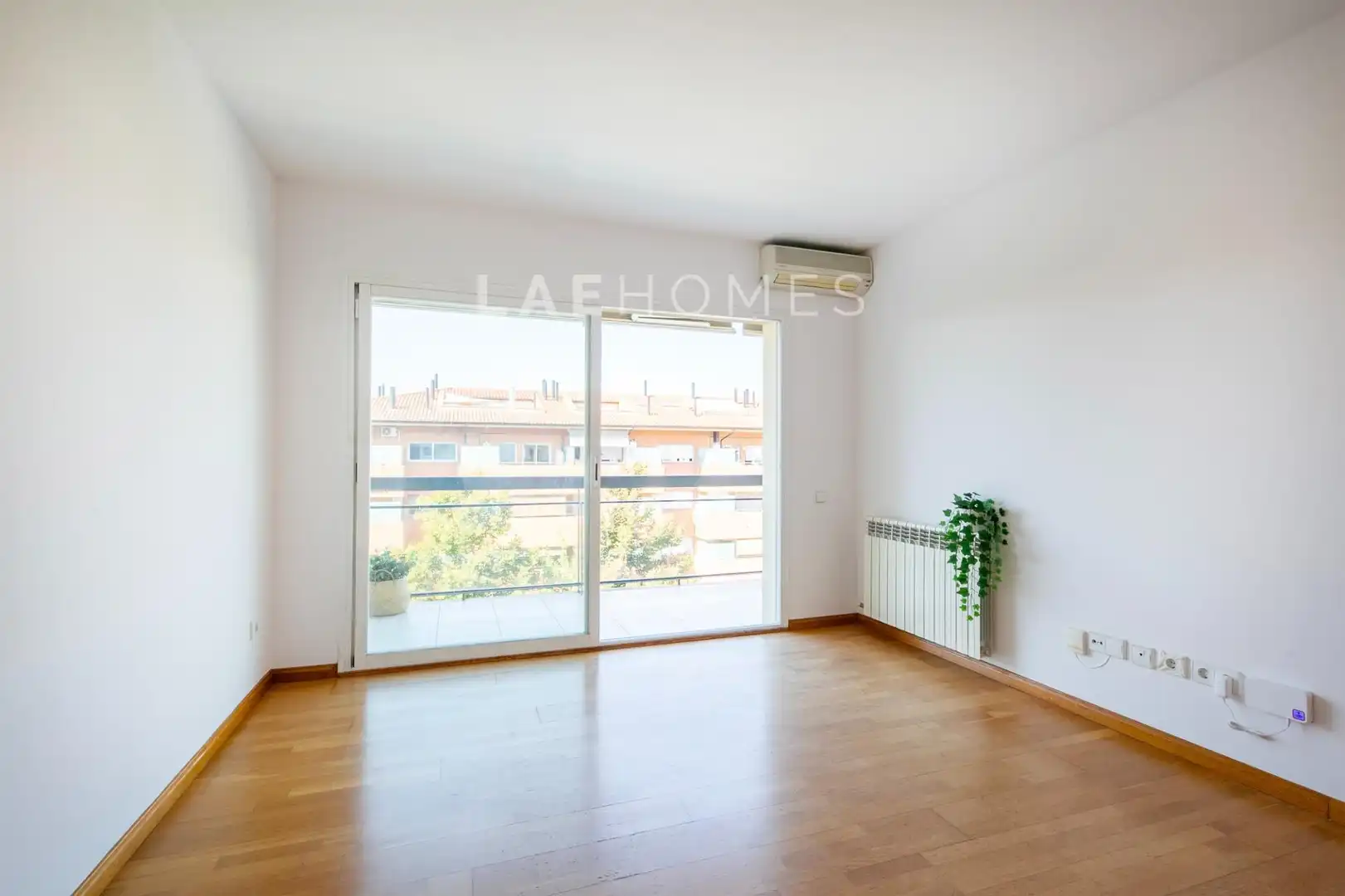 Schlafzimmer von Dachboden zum Verkauf in Sant Cugat del Vallès mit Klimaanlage, Heizung und Privatgarten