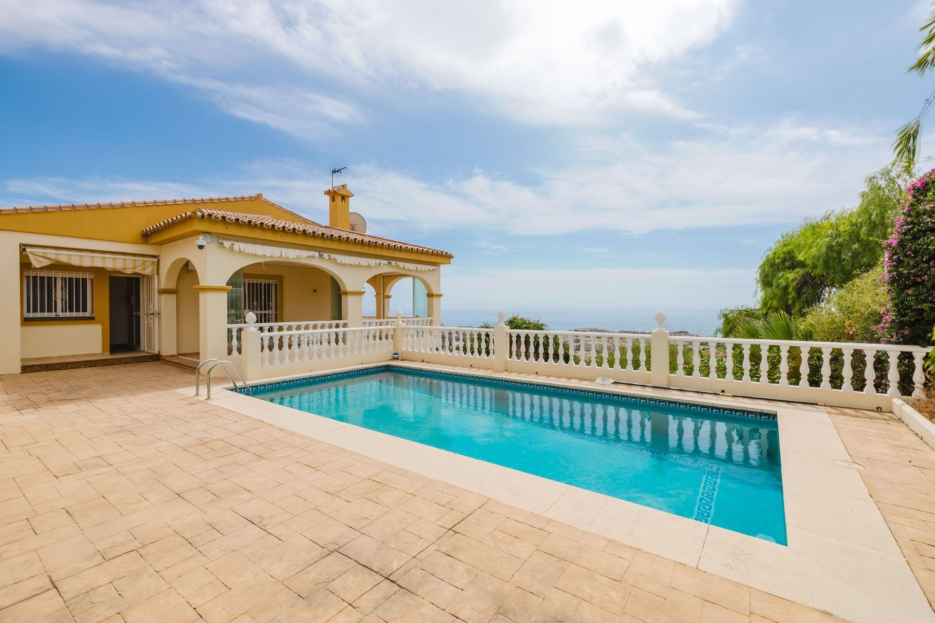 Piscina de Casa o xalet en venda en Benalmádena amb Aire condicionat, Jardí privat i Terrassa