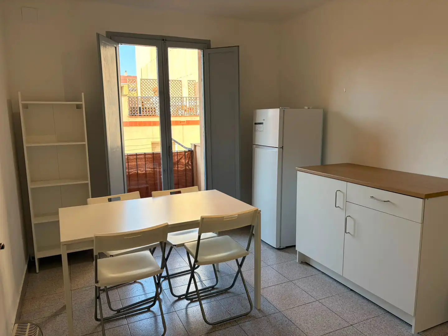 Cuina de Pis de lloguer en Girona amb Calefacció, Moblat i Forn