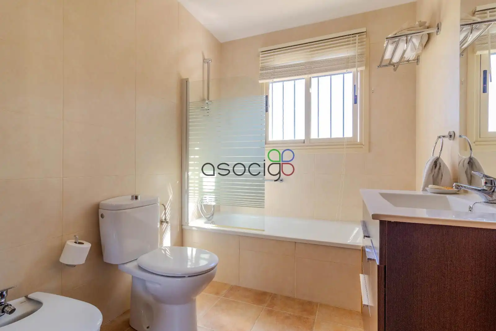 Baño de Casa o chalet en venta en Guadalajara con Aire acondicionado, Calefacción y Jardín privado