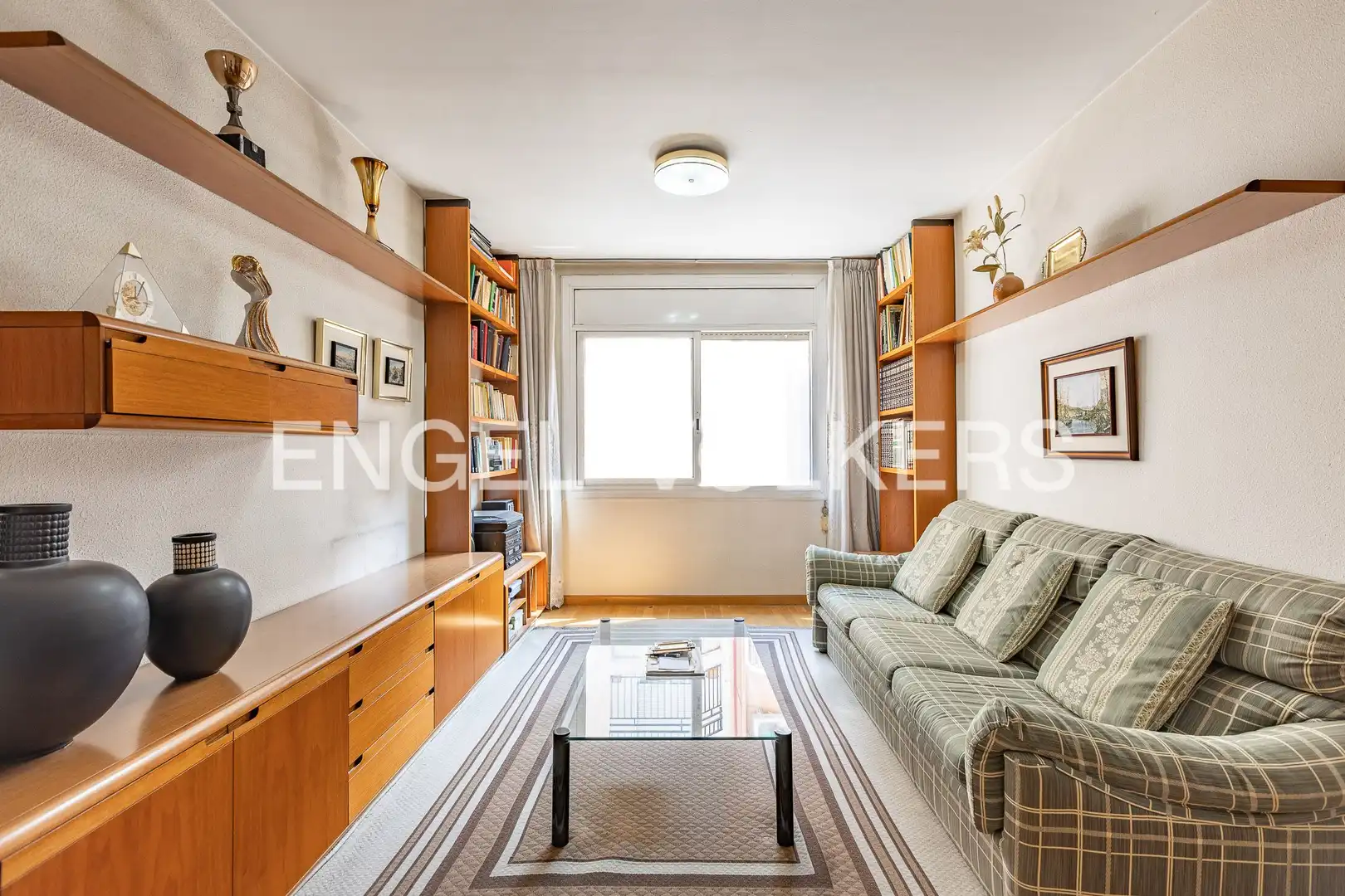 Sala d'estar de Àtic en venda en Cerdanyola del Vallès amb Calefacció, Parquet i Terrassa