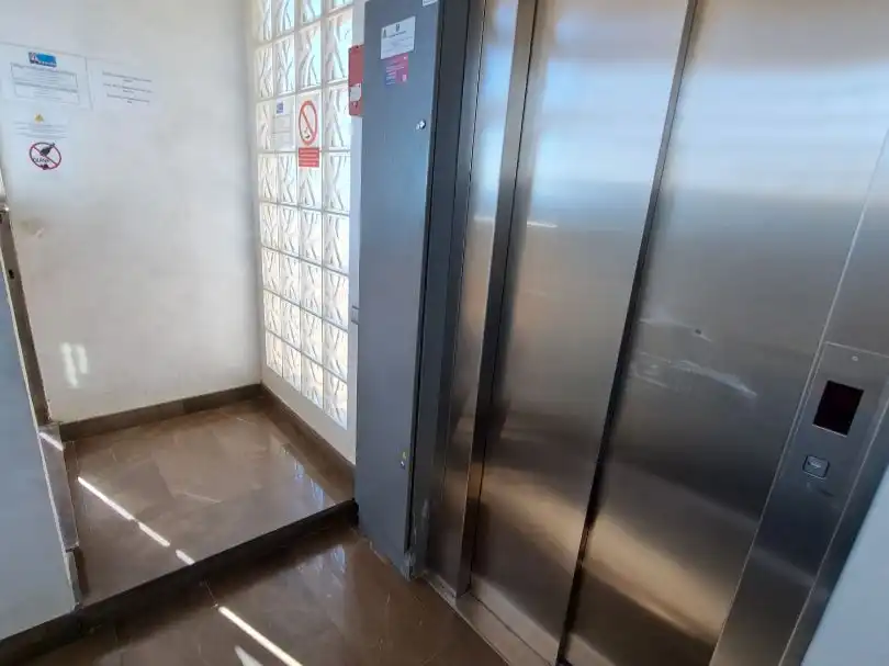 Apartamento con piscina en venta en Paseo Miramar 60, imagen 10