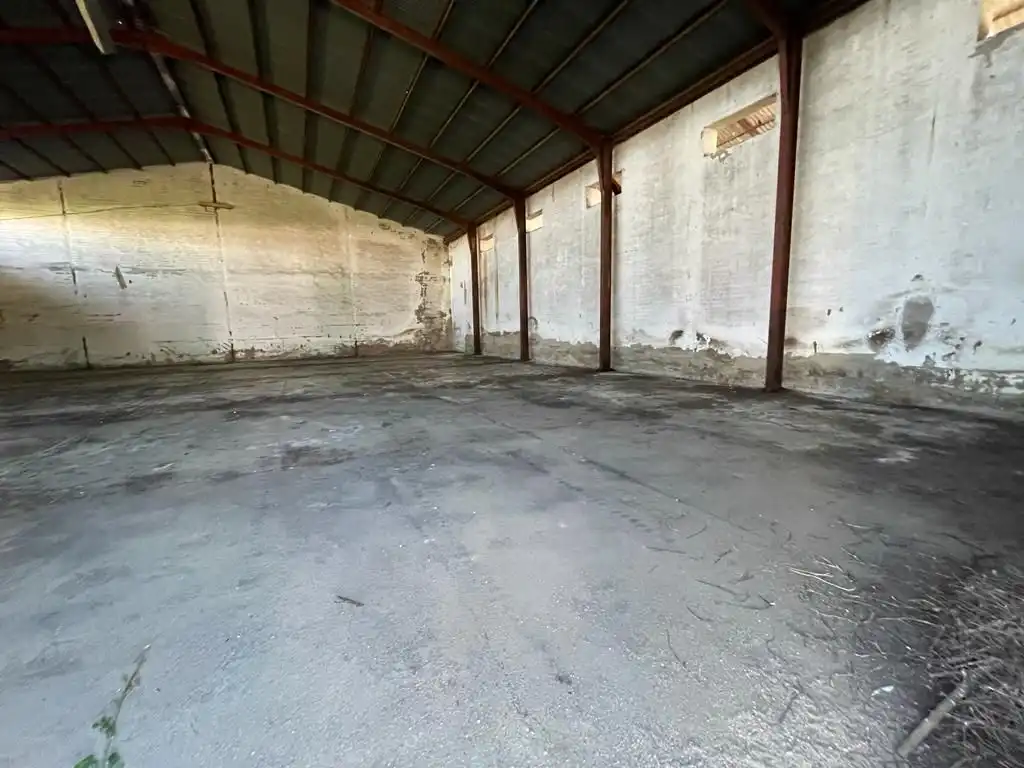Industrial buildings for sale in Galisteo