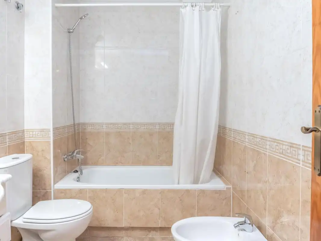 Bany de Pis en venda en Orihuela amb Aire condicionat, Calefacció i Terrassa