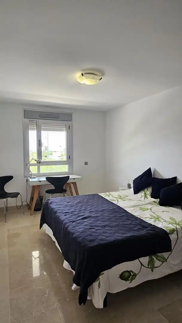 Habitación de Apartamento de alquiler en Marbella con Aire acondicionado, Calefacción y Terraza