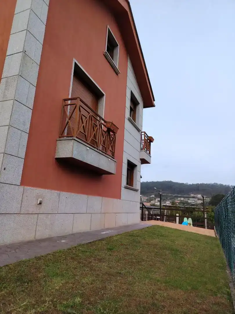 Vista exterior de Casa o chalet en venta en Sanxenxo con Balcón
