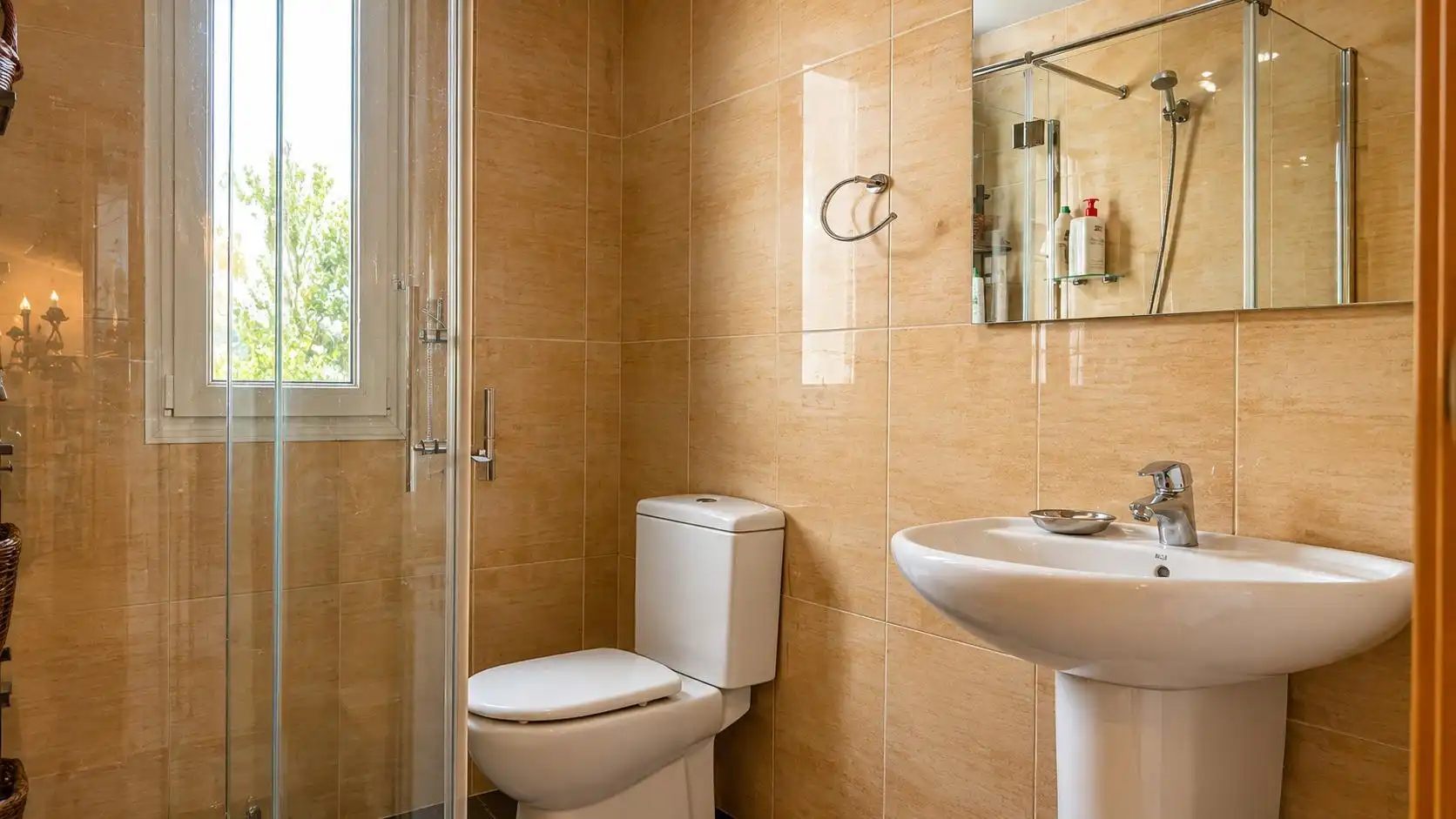 Baño de Casa o chalet en venta en Comillas (Cantabria) con Calefacción, Terraza y Trastero