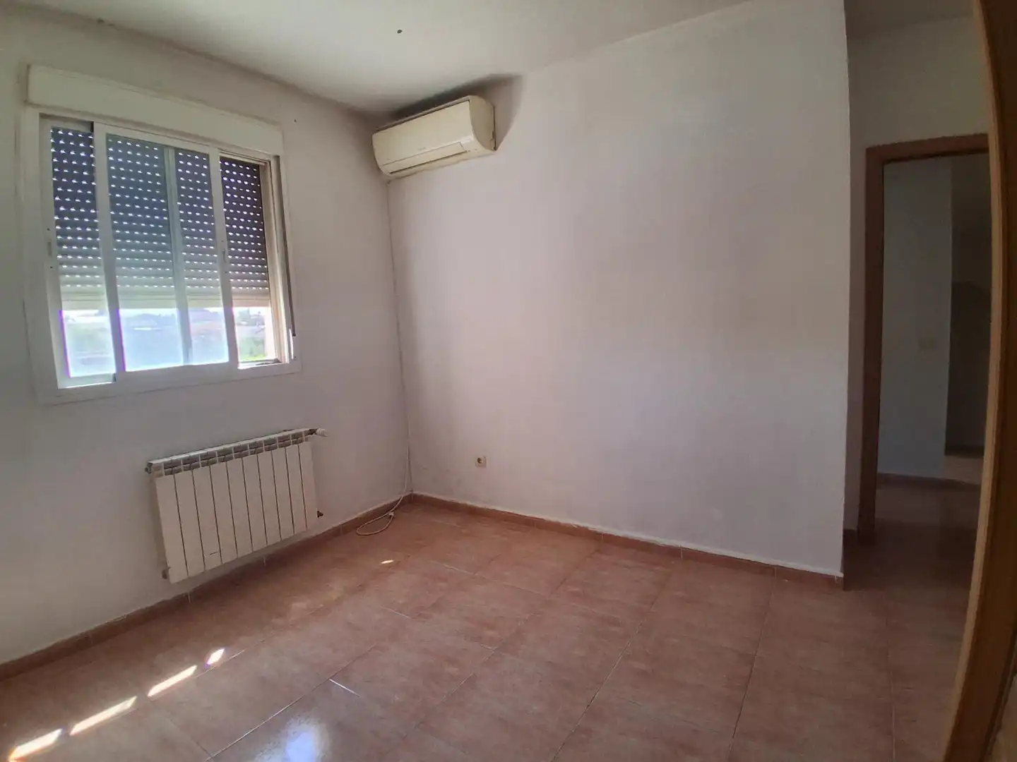 Dormitori de Casa adosada en venda en El Viso de San Juan amb Calefacció i Piscina