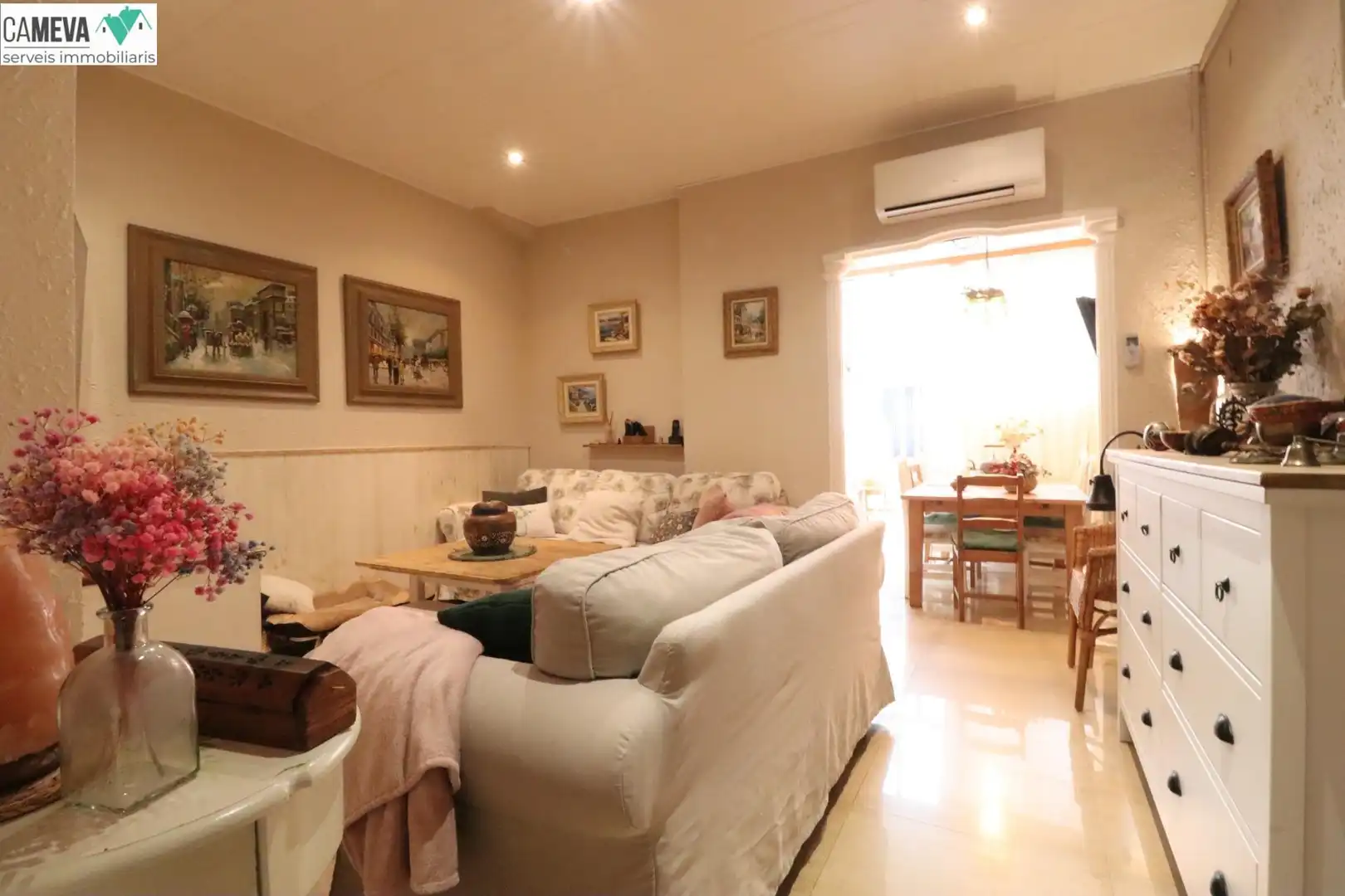 Wohnzimmer von Erdgeschoss zum Verkauf in Badalona mit Klimaanlage, Heizung und Terrasse