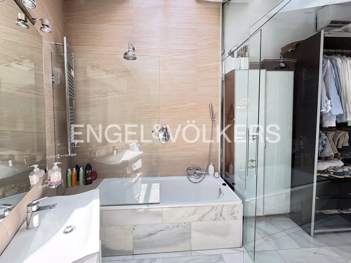 Bathroom of Flat for rent in Madrid  with Air Conditioner, Heating and Terrace