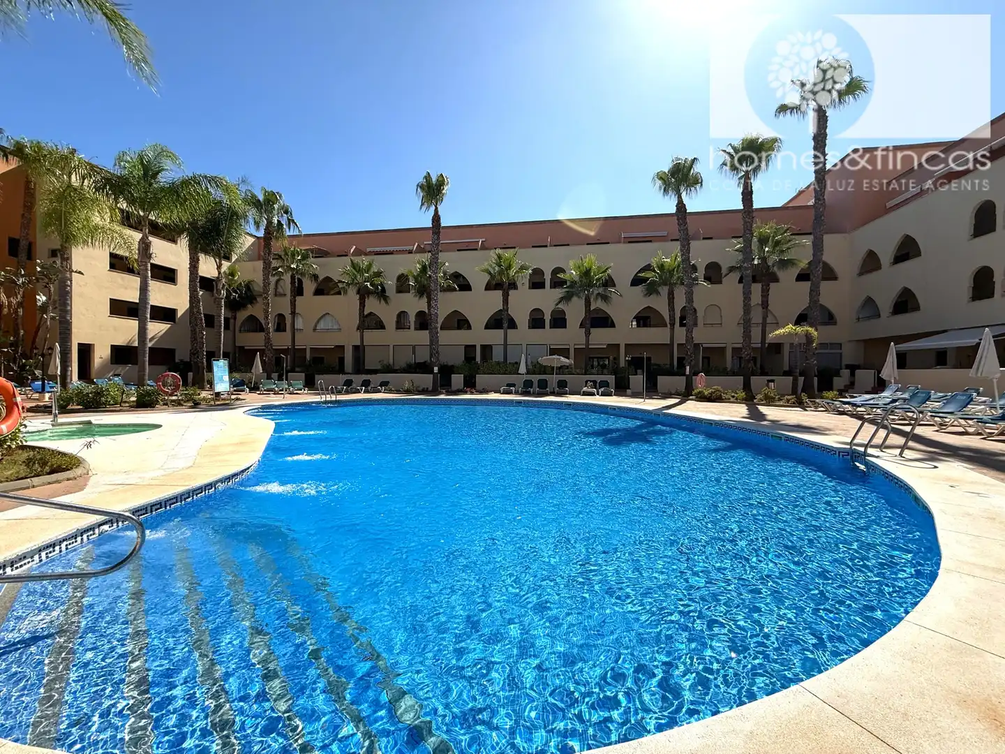 Piscina de Ático en venta en Ayamonte con Aire acondicionado, Amueblado y Piscina comunitaria