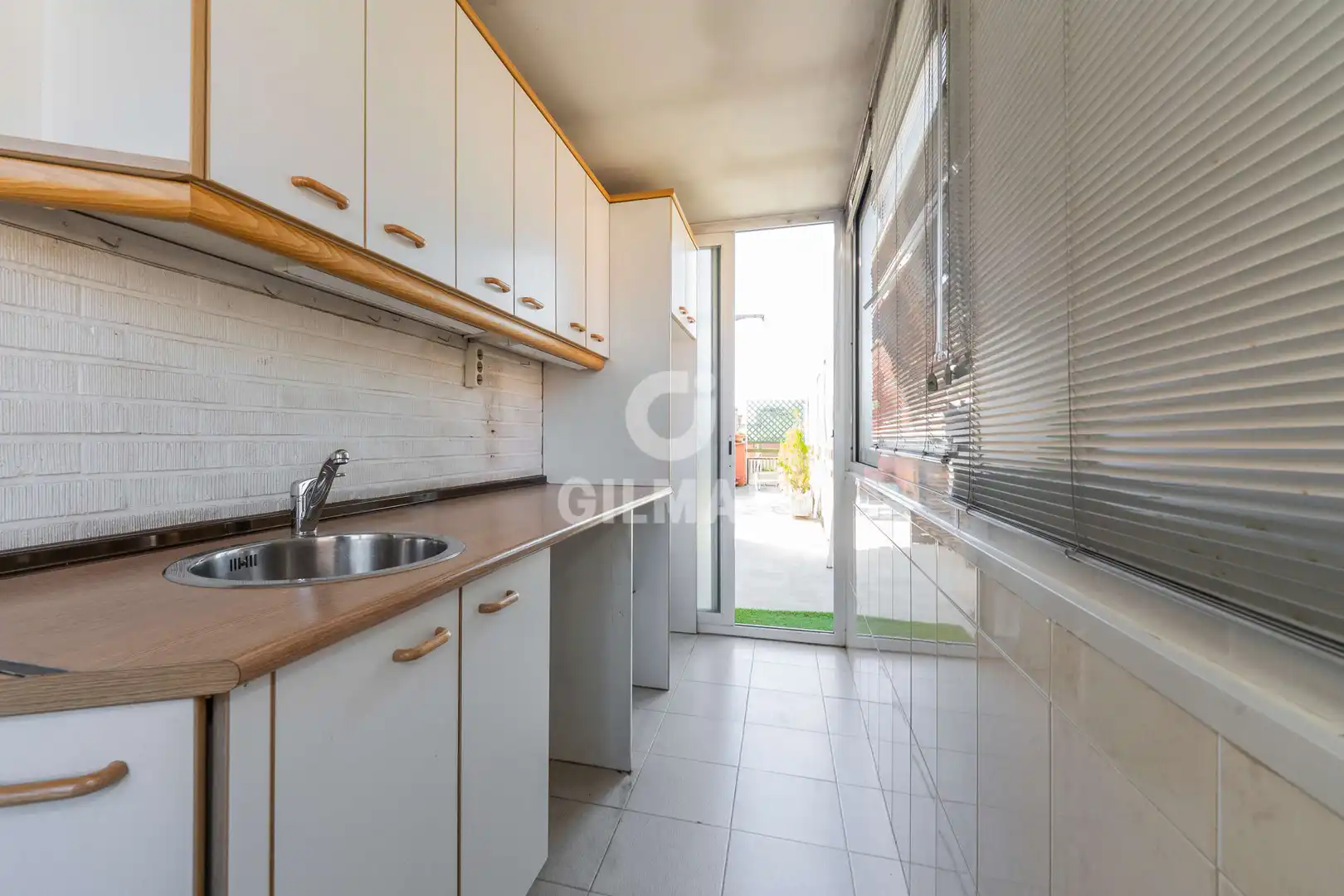 Cuina de Àtic en venda en Madrid amb Calefacció, Jardí privat i Piscina