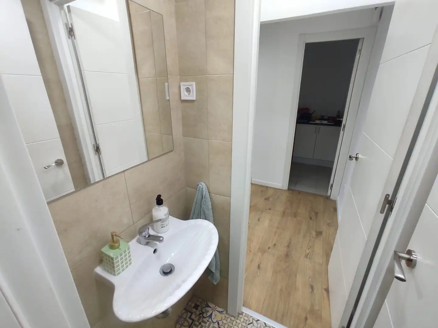 Badezimmer von Geschaftsraum zum Verkauf in Madrid mit Klimaanlage