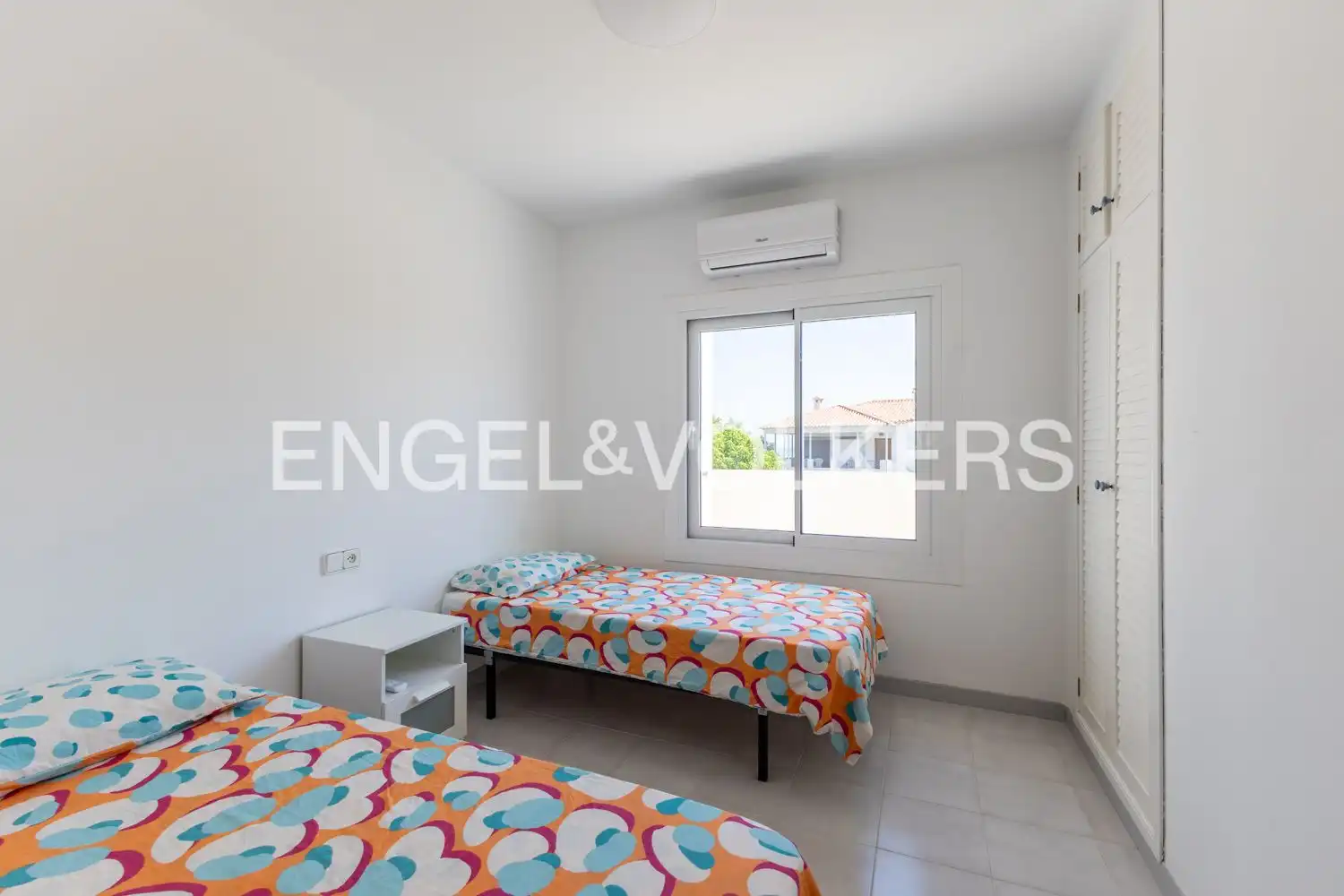 Bedroom of Houses for rent in Valencia  with Air Conditioner, Heating and Private garden