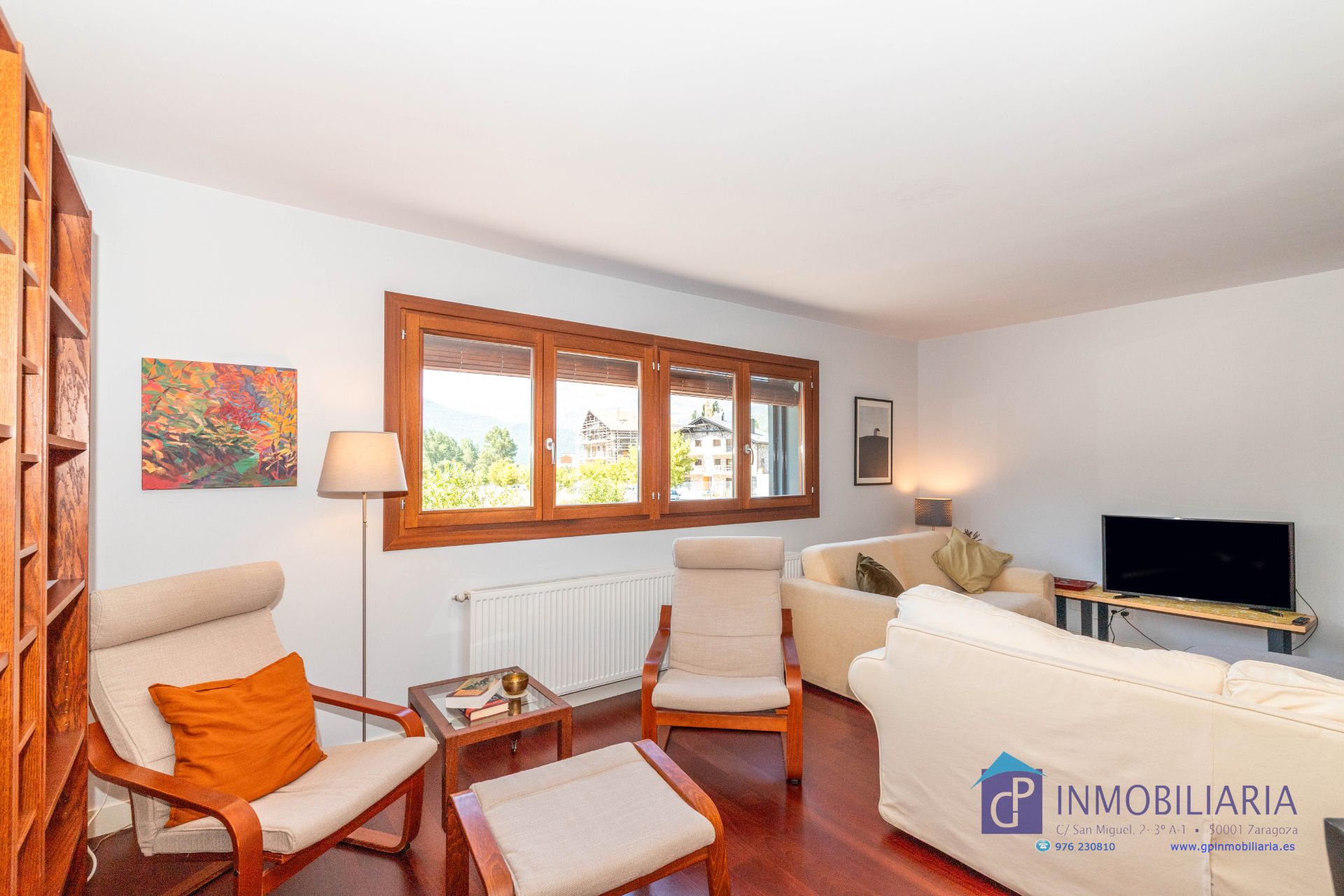 Living room of Single-family semi-detached for sale in Benasque  with Heating, Parquet flooring and Oven