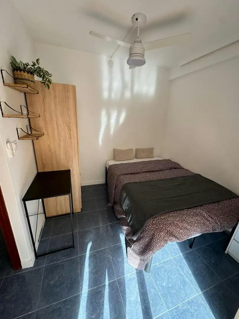 Habitación de Piso para compartir en Valencia con Amueblado y Lavadora