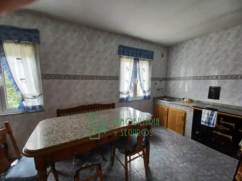 Küche von Einfamilien-Reihenhaus zum Verkauf in Oviedo  mit Privatgarten, Möbliert und Ofen