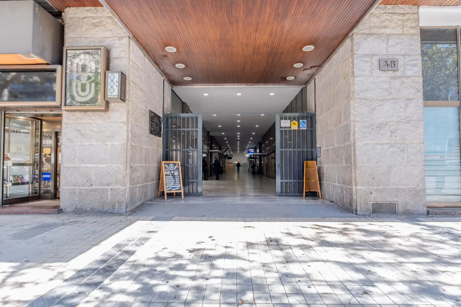 Commercial properties for sale in  Zaragoza Capital