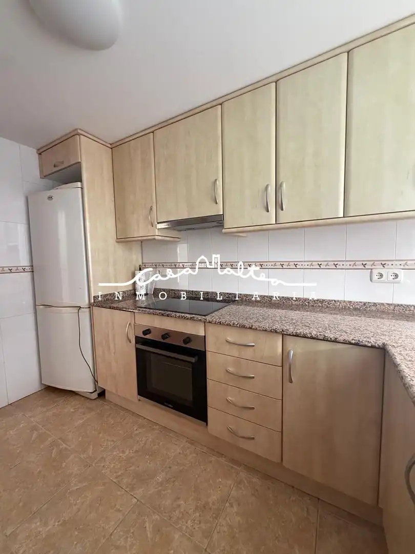 Cuina de Àtic de lloguer en Altea amb Aire condicionat, Terrassa i Moblat