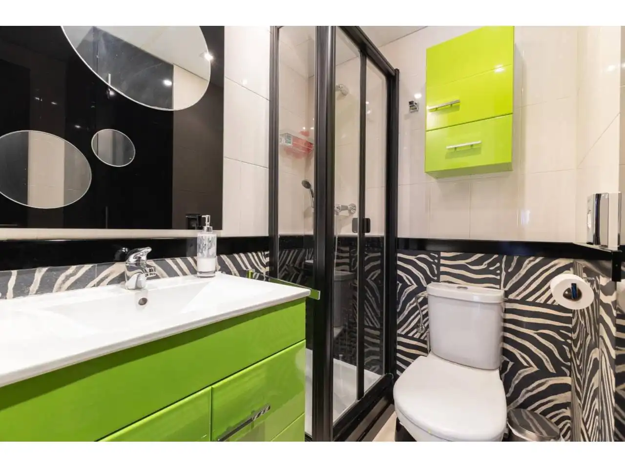 Badezimmer von Wohnung zum Verkauf in Valencia mit Klimaanlage, Heizung und Parkett
