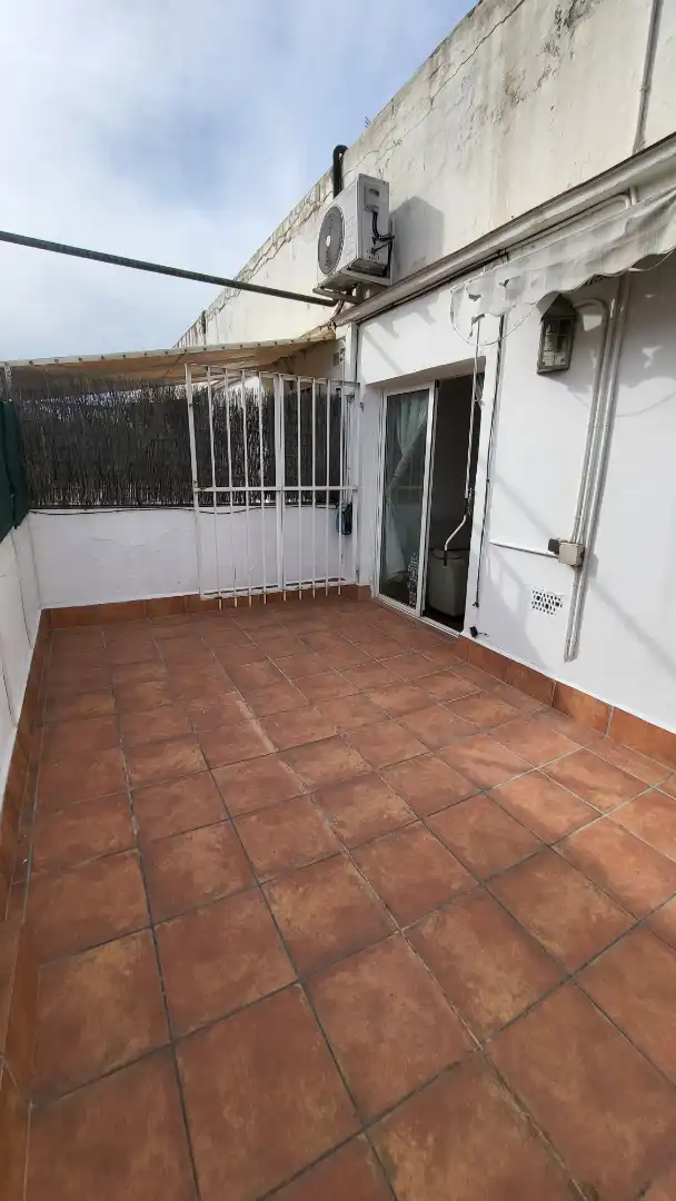 Terrasse von Dachboden zur Miete in Ripollet mit Klimaanlage, Terrasse und Möbliert