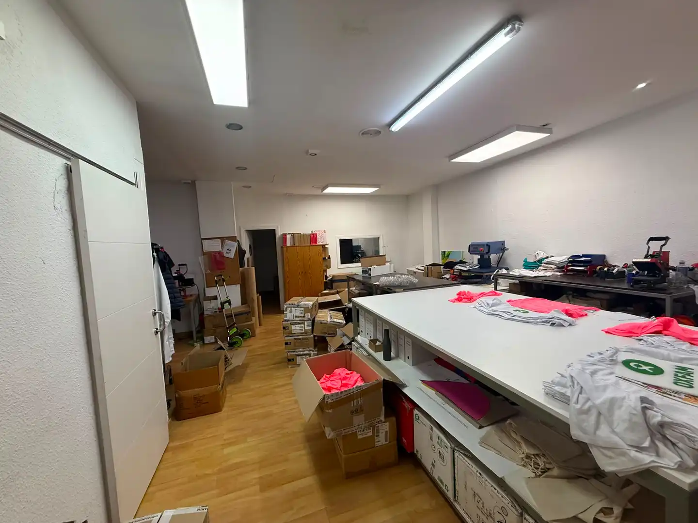 Geschaftsraum zur Miete in L'Eliana mit Klimaanlage, Heizung und Parkett