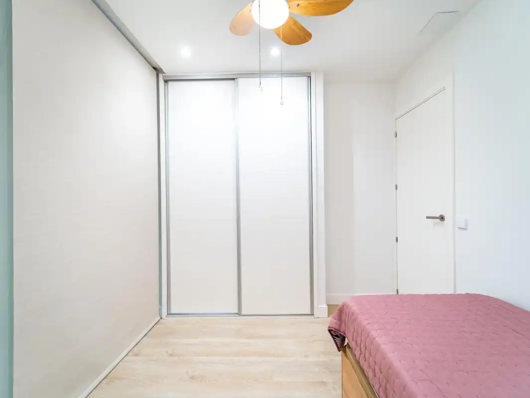 Schlafzimmer von Wohnung zur Miete in Málaga mit Klimaanlage, Heizung und Terrasse
